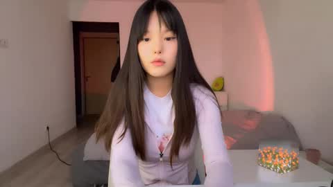 Snapshot of troyfarace chatting on 10-28-25, 01:25 Yumi  online show from 10-28-25, 01:25