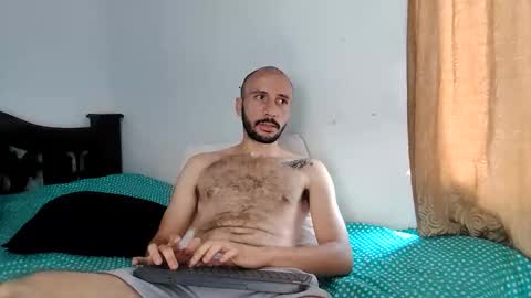 Snapshot of troytis chatting on 11-06-25, 01:56 Troy online show from 11-06-25, 01:56