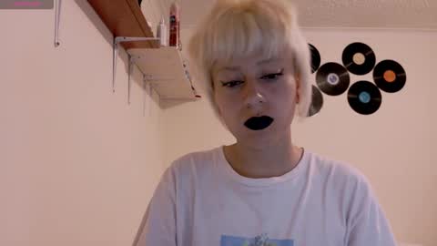 Snapshot of tryp666 chatting on 10-09-25, 04:32 Cait online show from 10-09-25, 04:32