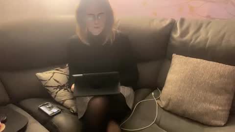 Snapshot of ts_hunnibunn chatting on 02-06-26, 04:54 Hunnibun online show from 02-06-26, 04:54