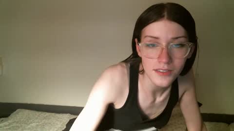 Snapshot of ts_librarian chatting on 02-08-25, 03:30 Elisabeth online show from 02-08-25, 03:30