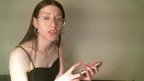 Snapshot of ts_librarian chatting on 03-08-25, 11:58 Elisabeth online show from 03-08-25, 11:58