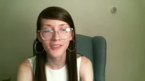 Snapshot of ts_librarian chatting on 09-17-25, 04:14 Elisabeth online show from 09-17-25, 04:14