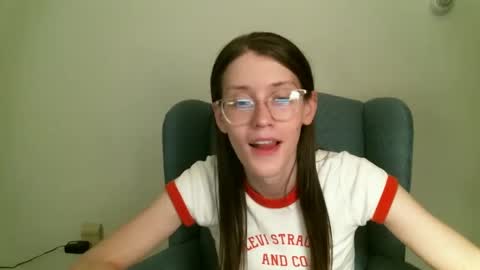 Snapshot of ts_librarian chatting on 10-05-25, 03:27 Elisabeth online show from 10-05-25, 03:27