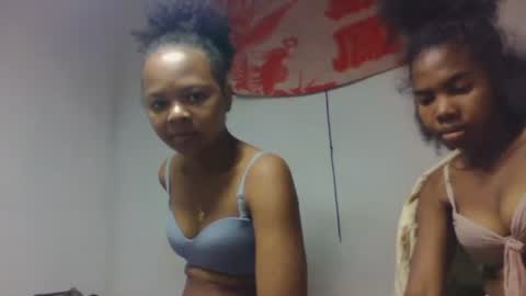 Snapshot of tsaralaza chatting on 10-07-25, 01:36 tsaralaza online show from 10-07-25, 01:36