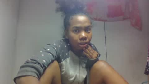 Snapshot of tsaralaza chatting on 10-10-25, 08:35 tsaralaza online show from 10-10-25, 08:35