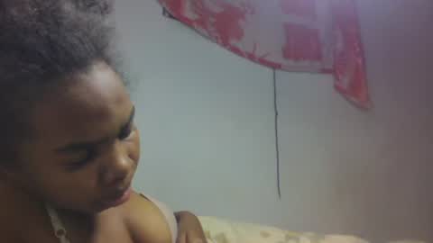 Snapshot of tsaralaza chatting on 10-12-25, 10:20 tsaralaza online show from 10-12-25, 10:20