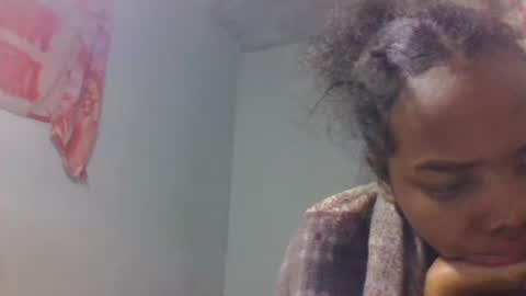 Snapshot of tsaralaza chatting on 10-14-25, 06:58 tsaralaza online show from 10-14-25, 06:58