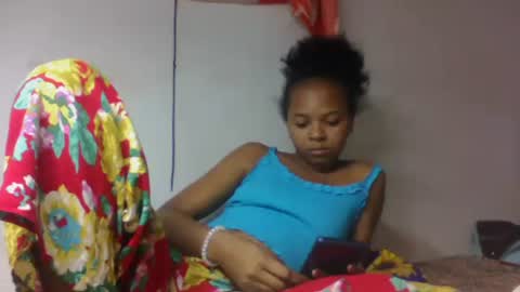 Snapshot of tsaralaza chatting on 10-24-25, 11:01 tsaralaza online show from 10-24-25, 11:01