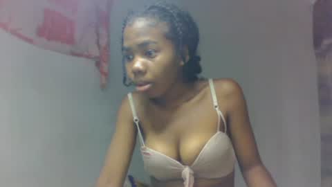 Snapshot of tsaralaza chatting on 10-27-25, 07:23 tsaralaza online show from 10-27-25, 07:23