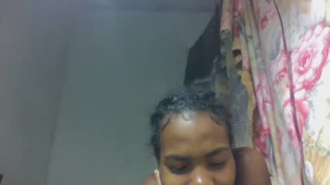 Snapshot of tsaralaza chatting on 10-27-25, 07:29 tsaralaza online show from 10-27-25, 07:29