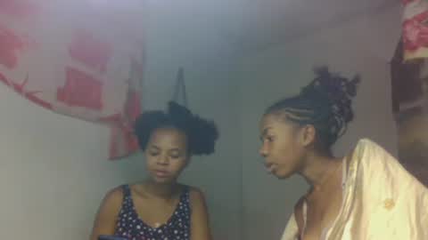 Snapshot of tsaralaza chatting on 10-30-25, 05:09 tsaralaza online show from 10-30-25, 05:09