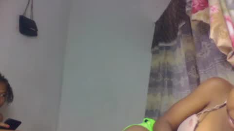 Snapshot of tsaralaza chatting on 10-30-25, 05:13 tsaralaza online show from 10-30-25, 05:13