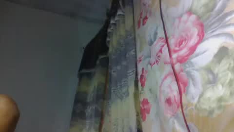 Snapshot of tsaralaza chatting on 11-05-25, 04:34 tsaralaza online show from 11-05-25, 04:34