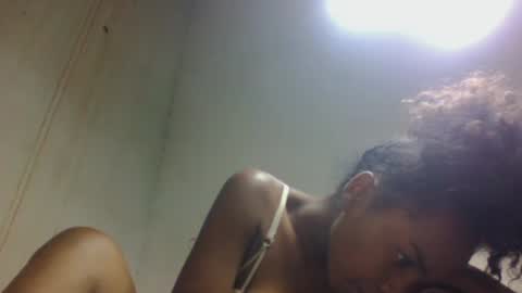 Snapshot of tsaralaza chatting on 11-06-25, 04:08 tsaralaza online show from 11-06-25, 04:08