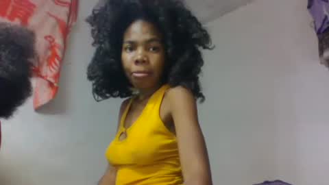 Snapshot of tsaralaza chatting on 11-09-25, 09:29 tsaralaza online show from 11-09-25, 09:29