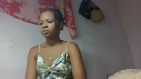 Snapshot of tsaralaza chatting on 11-12-25, 11:47 tsaralaza online show from 11-12-25, 11:47