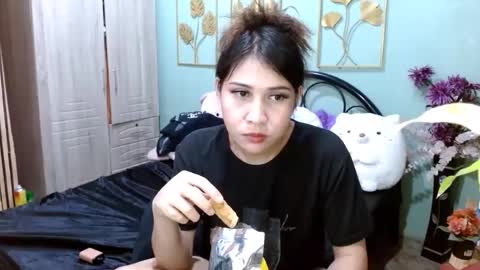 SHENA  online show from 01-15-25, 03:18