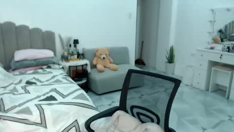  Love Marie  online show from 02-16-26, 06:59