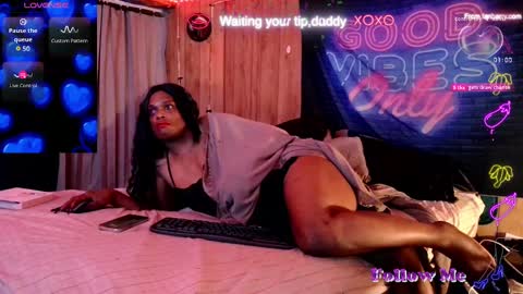 Snapshot of tsnitra chatting on 09-23-25, 11:13 TsNitra online show from 09-23-25, 11:13