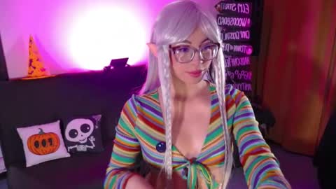 Snapshot of tsukicherry chatting on 10-25-25, 01:35 Cherry Moon online show from 10-25-25, 01:35