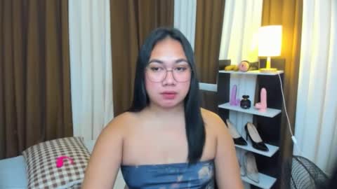 Karen Oquio online show from 10-02-25, 05:47