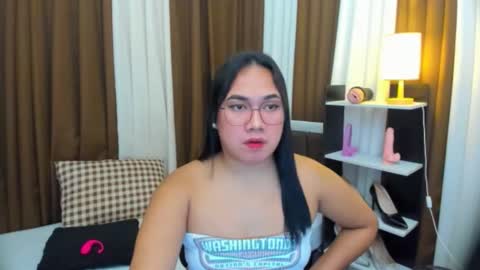 Karen Oquio online show from 10-18-25, 05:14