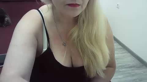 Ttrnynela online show from 10-21-25, 06:58