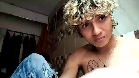 tubebecito12 online show from 11-02-25, 02:41