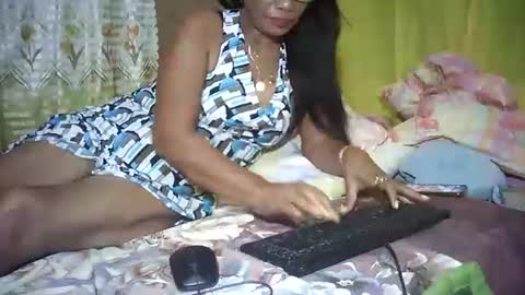 Snapshot of tuchmegently chatting on 03-07-25, 11:07 Mae online show from 03-07-25, 11:07