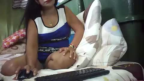 Snapshot of tuchmegently chatting on 09-13-25, 11:26 Mae online show from 09-13-25, 11:26