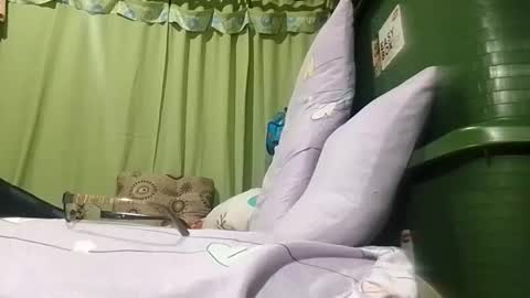 Snapshot of tuchmegently chatting on 11-06-25, 08:54 Mae online show from 11-06-25, 08:54