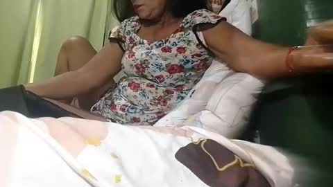 Snapshot of tuchmegently chatting on 11-10-25, 10:20 Mae online show from 11-10-25, 10:20