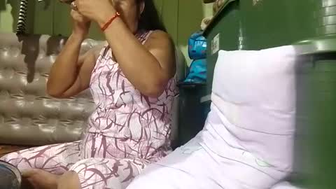 Snapshot of tuchmegently chatting on 11-23-25, 08:41 Mae online show from 11-23-25, 08:41