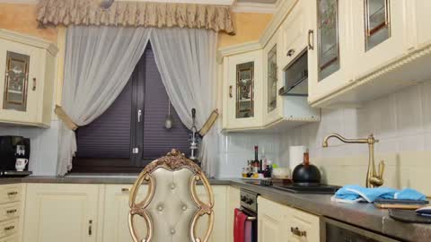 Tunde online show from 03-04-25, 04:49