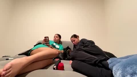 Snapshot of tus_reinas chatting on 01-13-25, 07:11 Tus reinas online show from 01-13-25, 07:11