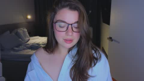 Ariana online show from 10-27-25, 08:24