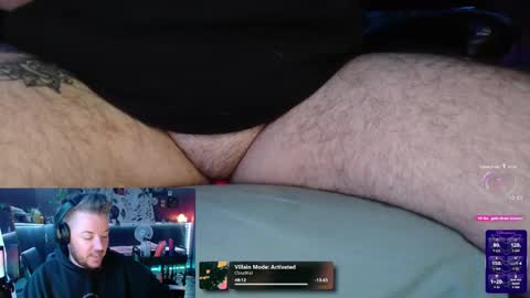 Snapshot of tuxedomasc95 chatting on 10-22-25, 01:39 Alfie online show from 10-22-25, 01:39