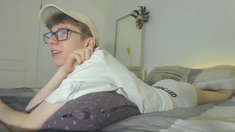 Snapshot of tuz94 chatting on 01-08-25, 05:26 Dan online show from 01-08-25, 05:26