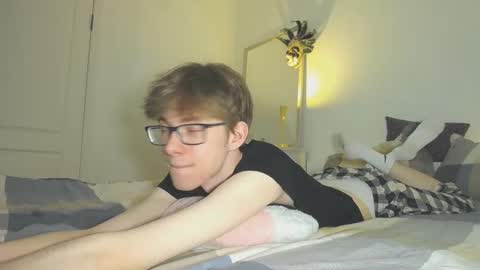 Snapshot of tuz94 chatting on 02-25-25, 04:53 Dan online show from 02-25-25, 04:53