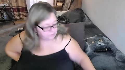 Lana online show from 11-02-25, 12:35