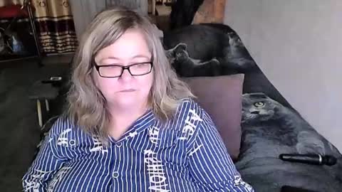 Lana online show from 11-06-25, 10:21