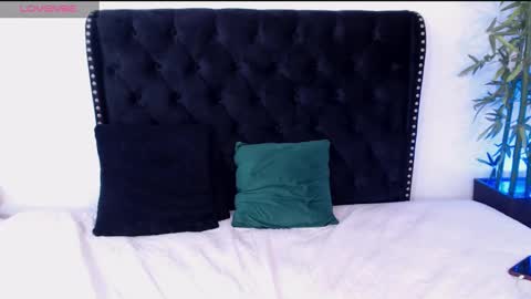 Sophy online show from 02-20-25, 08:14