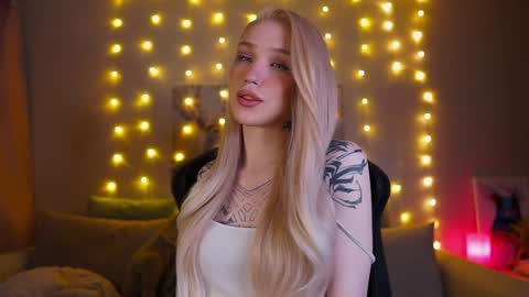 Snapshot of twiinkie_pie chatting on 02-02-25, 05:15 Maria 3 online show from 02-02-25, 05:15