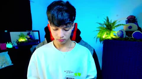 Snapshot of twink_sebas_ chatting on 10-08-25, 04:54 Bad boy sebastian online show from 10-08-25, 04:54