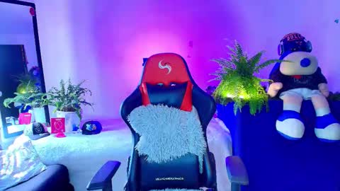 Snapshot of twink_sebas_ chatting on 10-10-25, 06:07 Bad boy sebastian online show from 10-10-25, 06:07