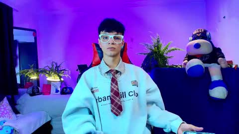 Snapshot of twink_sebas_ chatting on 10-12-25, 07:18 Bad boy sebastian online show from 10-12-25, 07:18