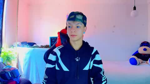 Snapshot of twink_sebas_ chatting on 11-18-25, 03:27 Bad boy sebastian online show from 11-18-25, 03:27