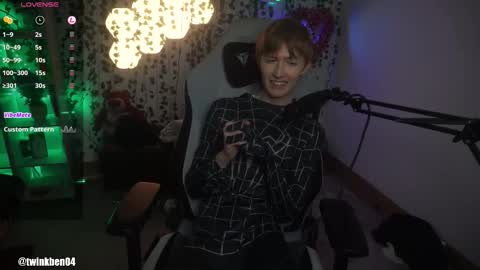 Snapshot of twinkben04 chatting on 09-11-25, 07:58 Ben online show from 09-11-25, 07:58