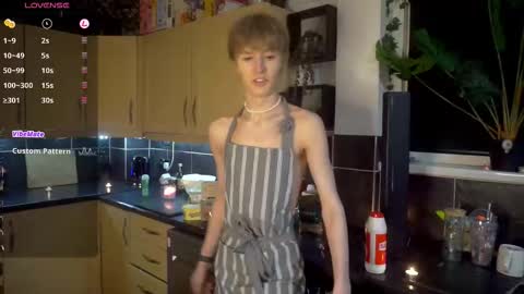 Snapshot of twinkben04 chatting on 09-17-25, 09:38 Ben online show from 09-17-25, 09:38